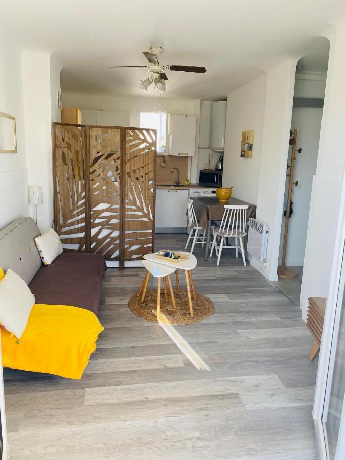 Nid Douillet Sur La Cote D'azur